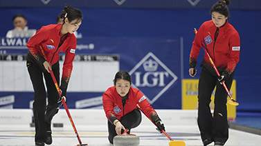 今年稍早的 今年稍早的